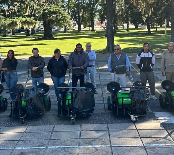 Entrega de barredoras TRON BM55 y capacitación en Ramallo