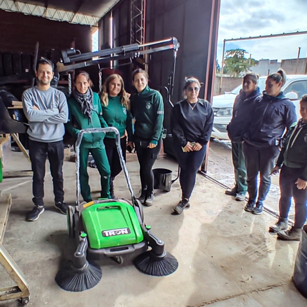 El Municipio de Crespo incorpora una TRON 23B para reforzar la higiene urbana