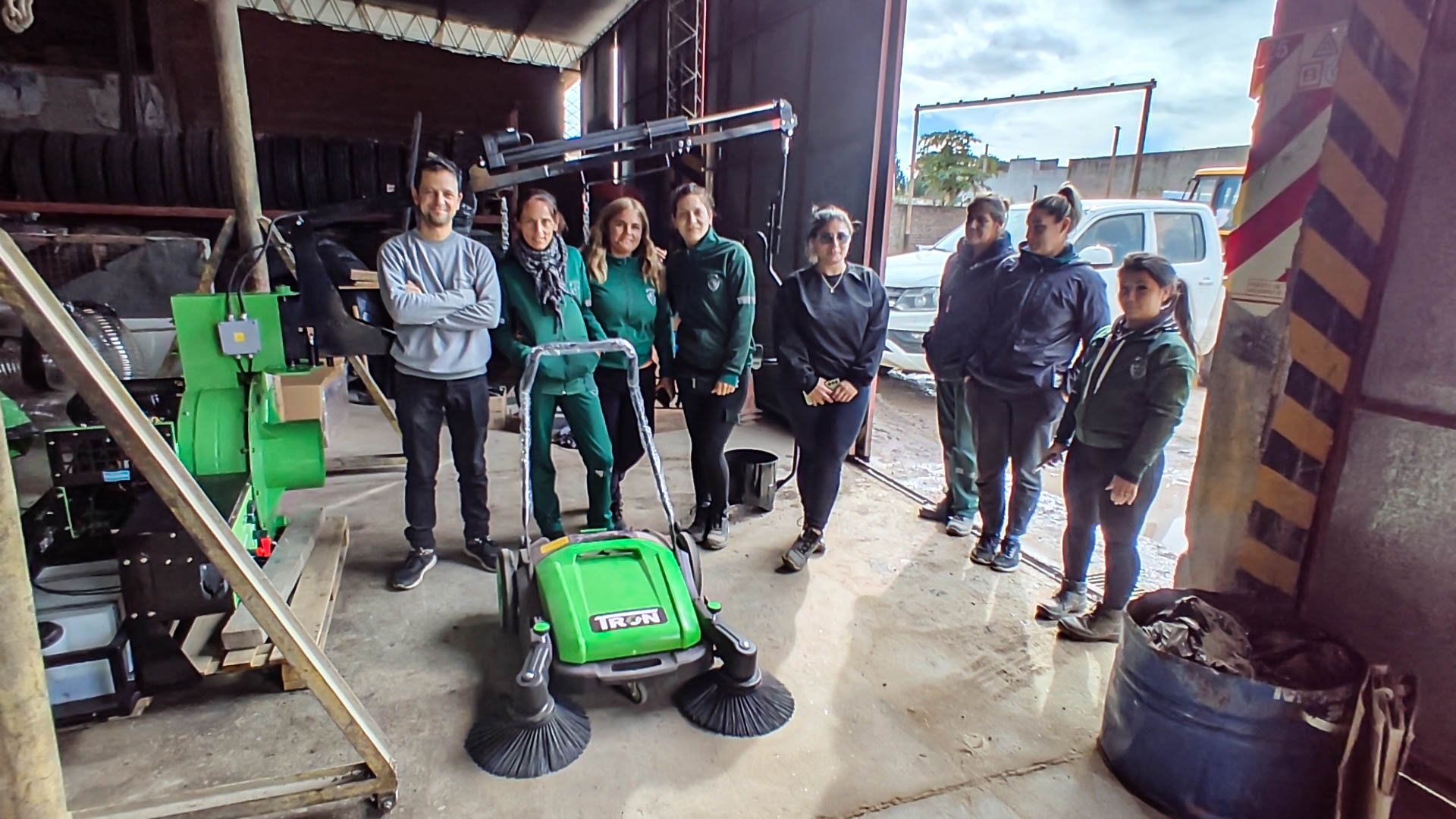 El Municipio de Crespo incorpora una TRON 23B para reforzar la higiene urbana